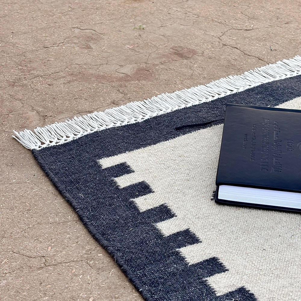 Handmade Multicolor Wool Vintage Dhurrie For Living